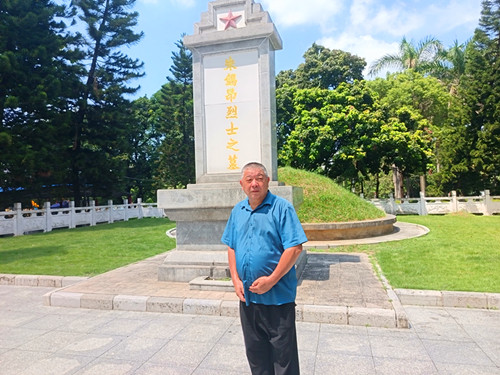 2025年9月20日广西壮族自治区玉林市玉州区人民公园内的南面有朱锡昂烈士墓。_副本.jpg